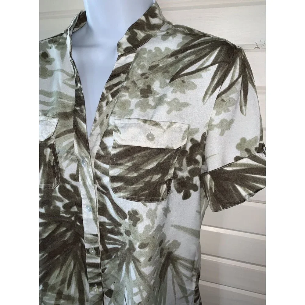CHICO'S Sz 0 (SMALL) Palm Print Roll Tab Short Sleeve Safari Blouse Pockets VGUC - Picture 1 of 10